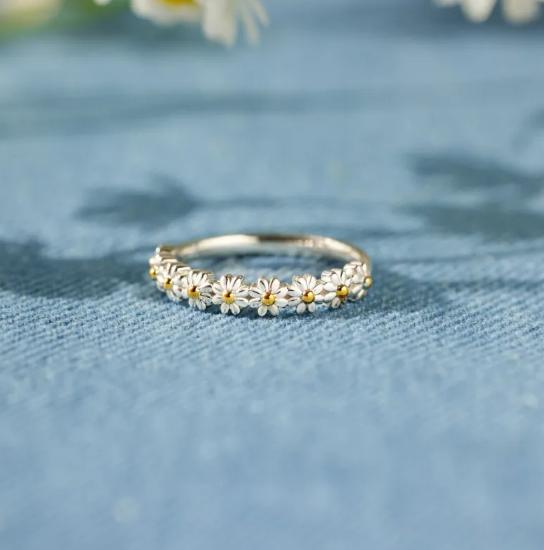 Silver Small Daisy Ring